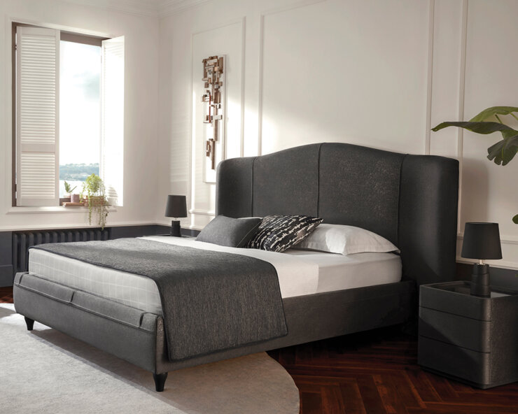 Кровать с изголовьем Camira