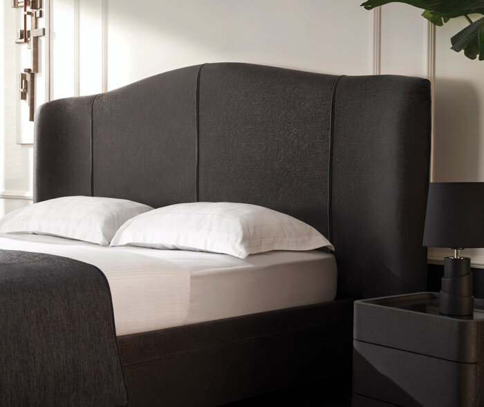 Кровать с изголовьем Camira